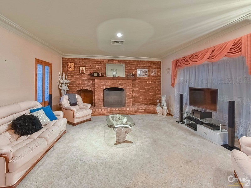 25 Box Road, Casula NSW 2170