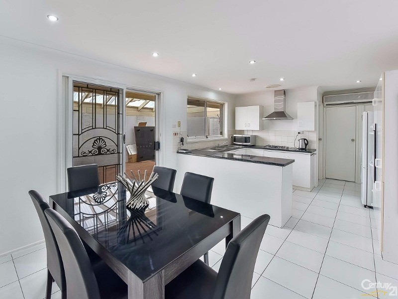 2 Lisa Close, Narellan NSW 2567