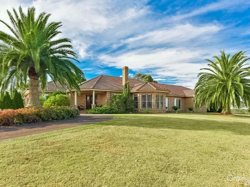 5 Thomas Laycock Place, Bringelly NSW 2556