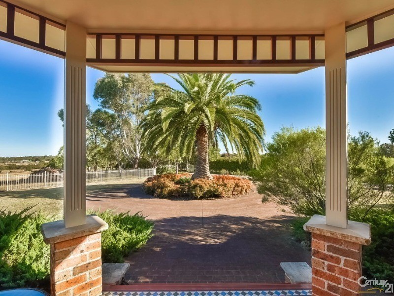 5 Thomas Laycock Place, Bringelly NSW 2556