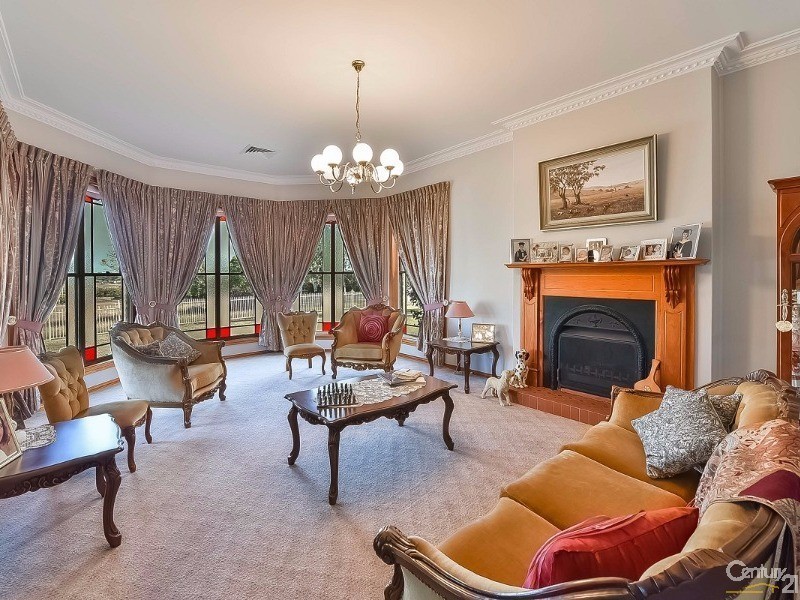 5 Thomas Laycock Place, Bringelly NSW 2556