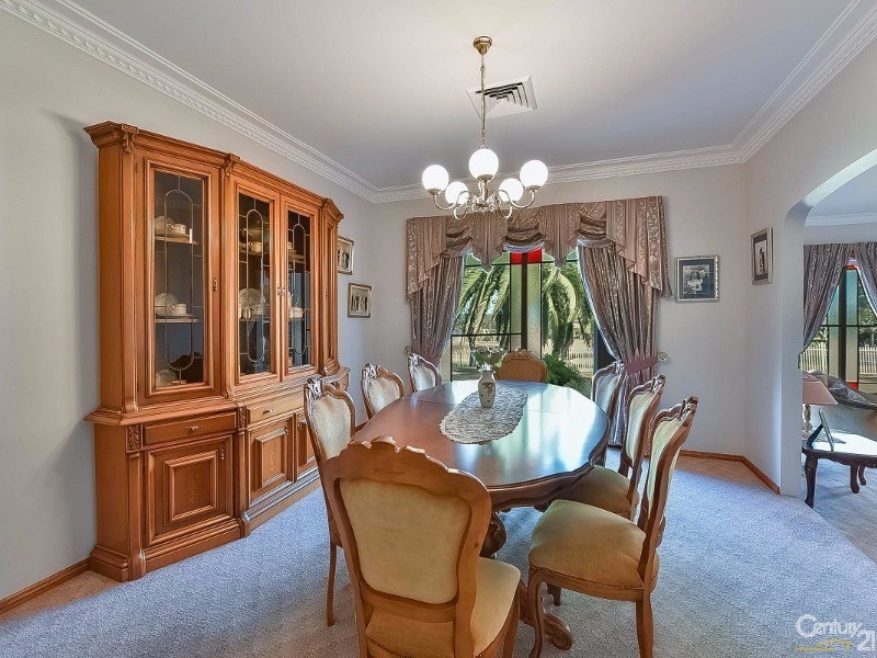 5 Thomas Laycock Place, Bringelly NSW 2556