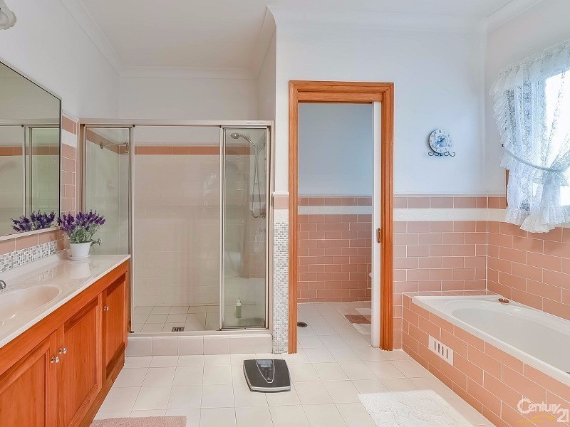 5 Thomas Laycock Place, Bringelly NSW 2556