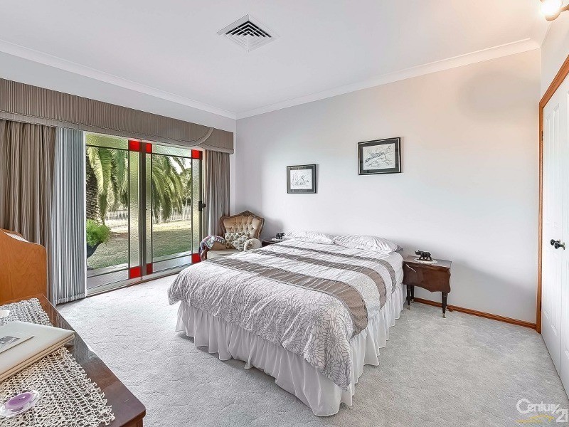 5 Thomas Laycock Place, Bringelly NSW 2556