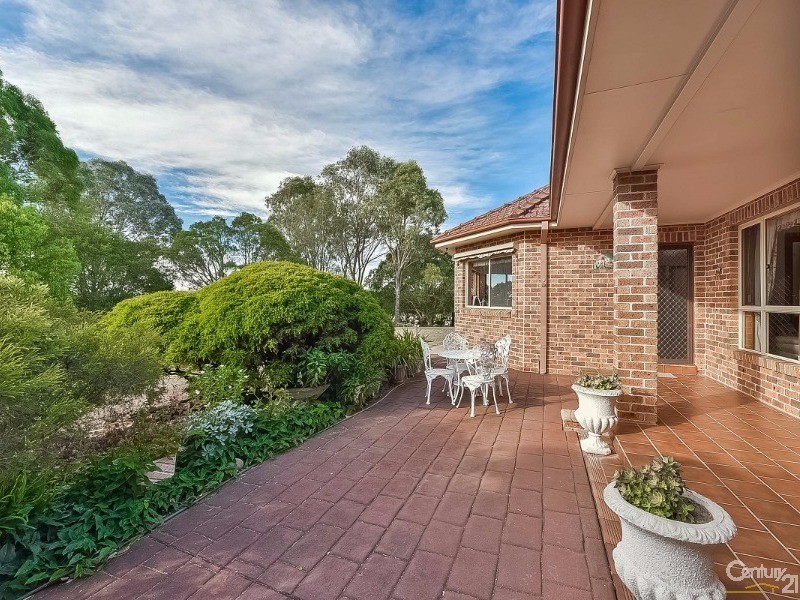 5 Thomas Laycock Place, Bringelly NSW 2556