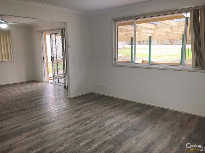 277 Welling Drive, Mount Annan NSW 2567
