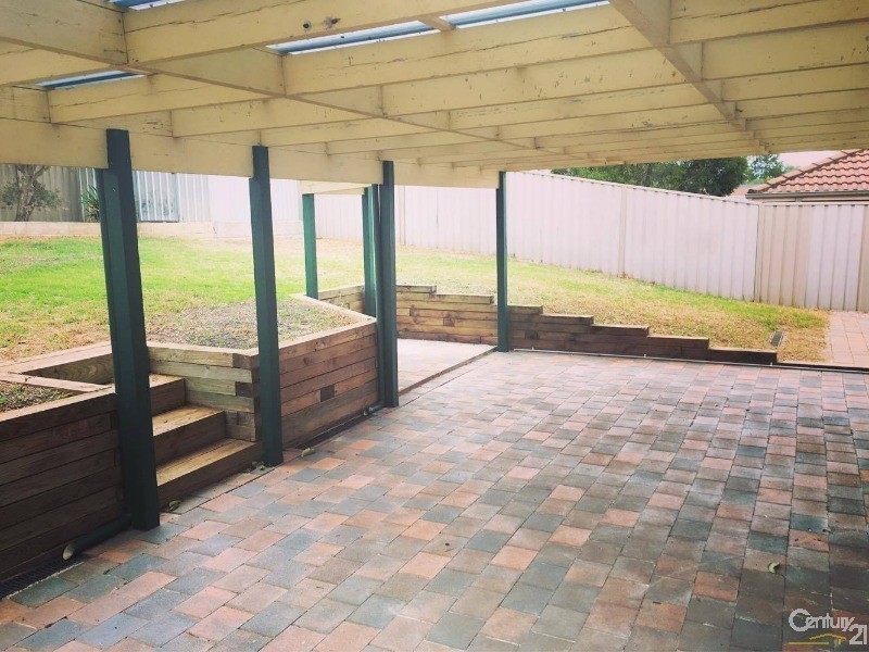 277 Welling Drive, Mount Annan NSW 2567