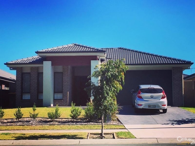 38 Hampshire Boulevard, Spring Farm NSW 2570