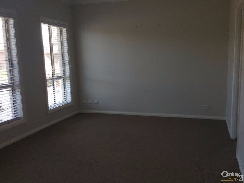 11 Freedom Street, Gregory Hills NSW 2557