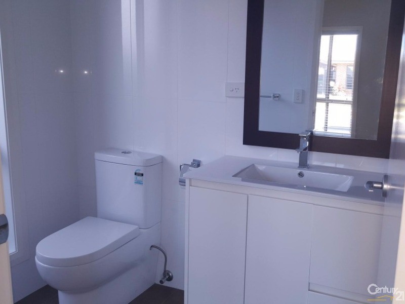 11 Freedom Street, Gregory Hills NSW 2557