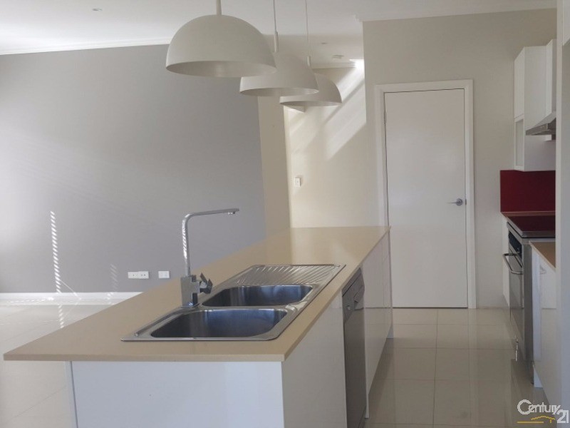 11 Freedom Street, Gregory Hills NSW 2557