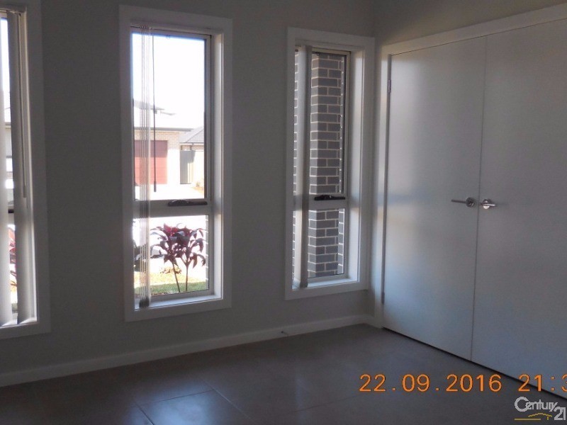 3 Akuna Street, Gregory Hills NSW 2557