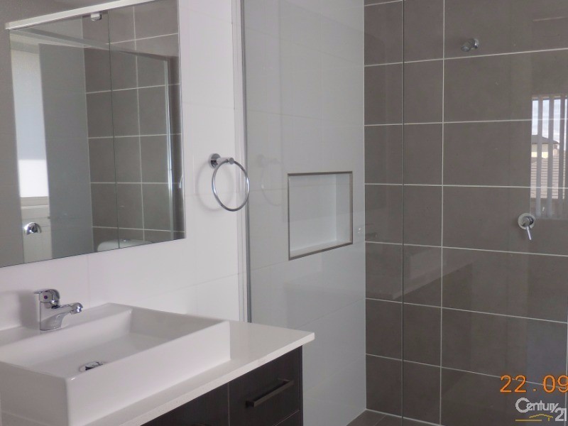 3 Akuna Street, Gregory Hills NSW 2557