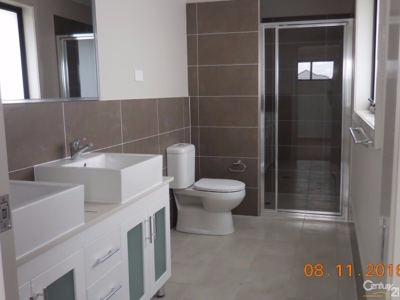 17 Correa Street, Gregory Hills NSW 2557