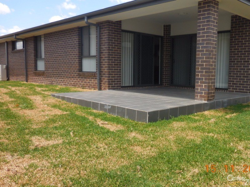 5 Cole Street, Oran Park NSW 2570