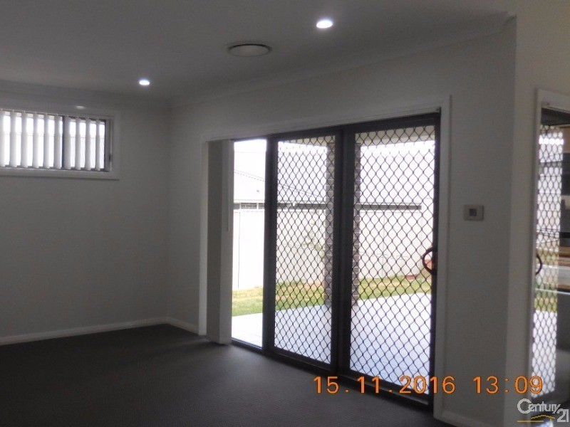 5 Cole Street, Oran Park NSW 2570