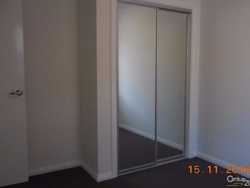 5 Cole Street, Oran Park NSW 2570