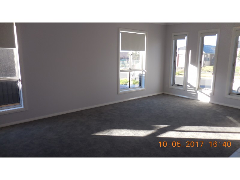 21 Harvey Street, Oran Park NSW 2570
