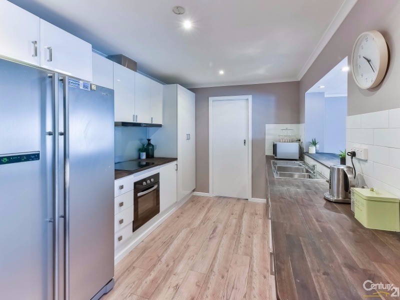 5 Luff Place, Ingleburn NSW 2565