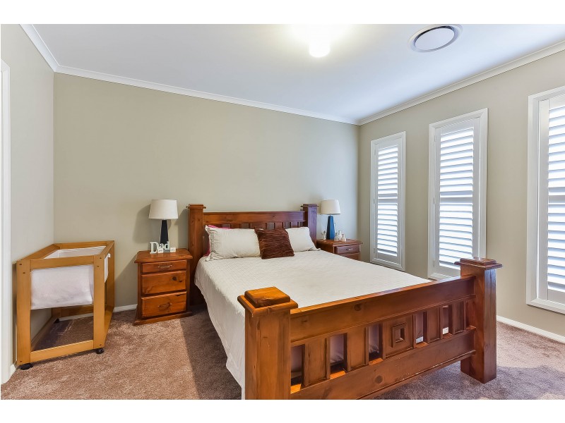 8 Ekins Street, Oran Park NSW 2570