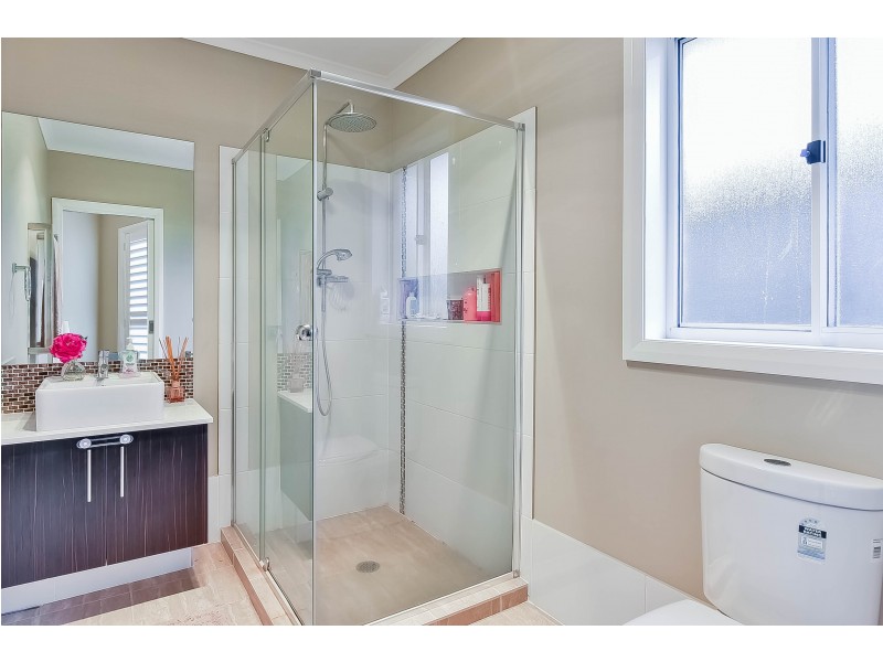 8 Ekins Street, Oran Park NSW 2570