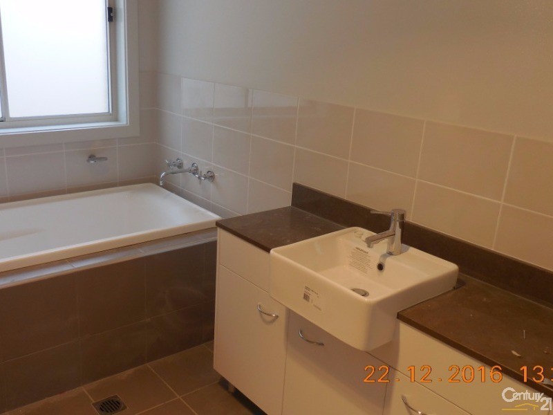 1 Crank Place, Elderslie NSW 2570