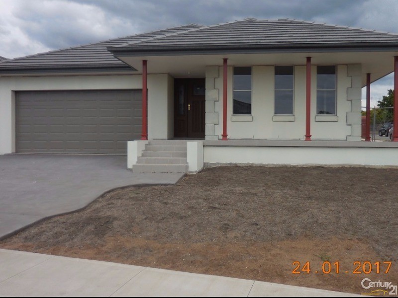 60 Hilder Street, Elderslie NSW 2570