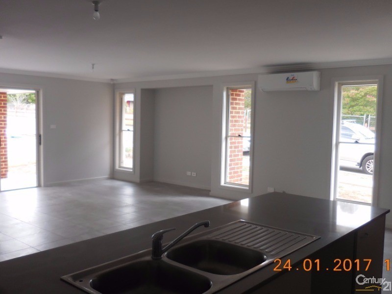 60 Hilder Street, Elderslie NSW 2570