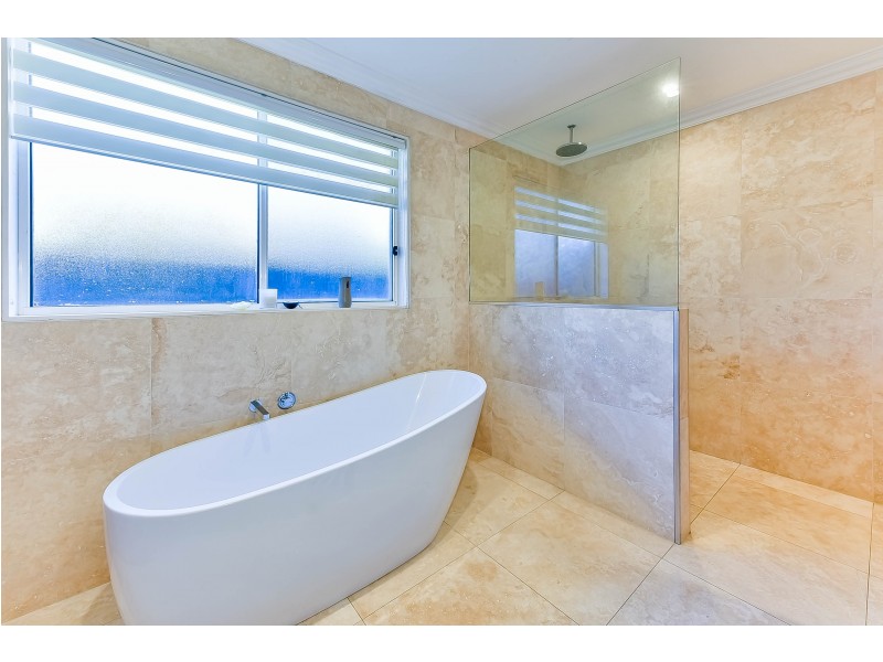 6 Duffy Street, Gregory Hills NSW 2557