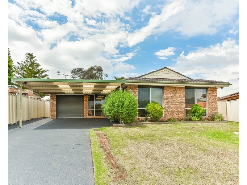 5 Luff Place, Ingleburn NSW 2565
