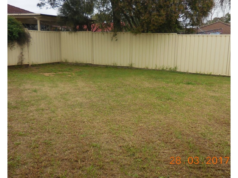 5 Luff Place, Ingleburn NSW 2565