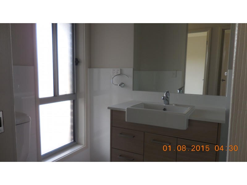 44B Easton Ave, Spring Farm NSW 2570