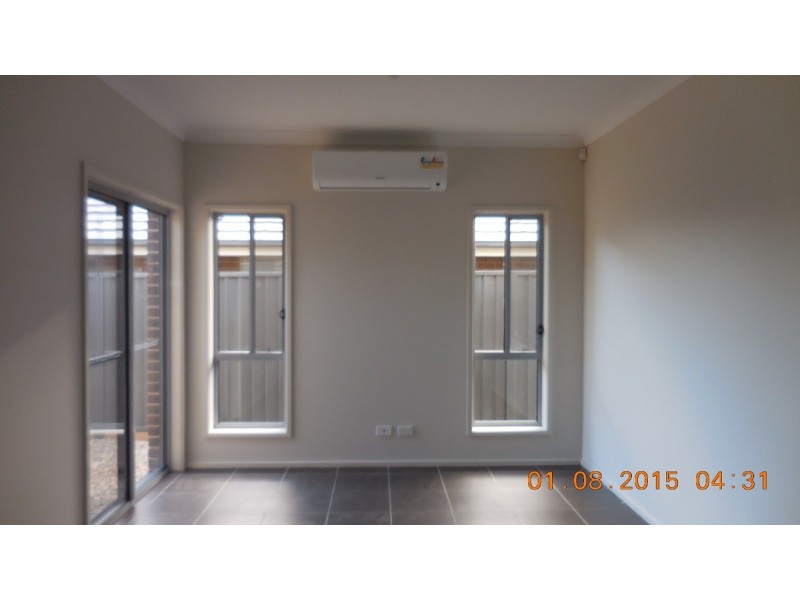 44B Easton Ave, Spring Farm NSW 2570