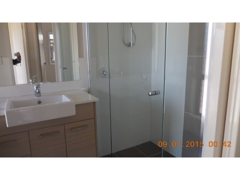 44B Easton Ave, Spring Farm NSW 2570