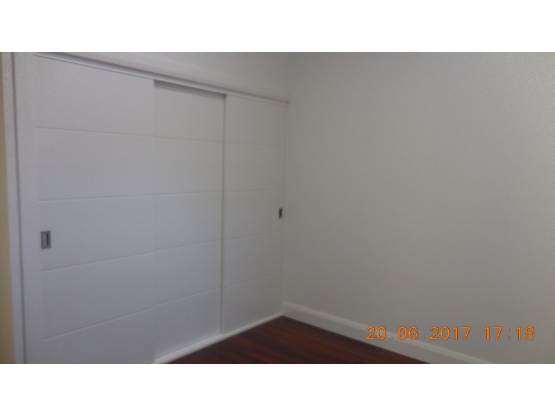 8 Hollows Drive, Oran Park NSW 2570