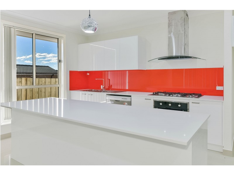 18 Parrott Street, Elderslie NSW 2570