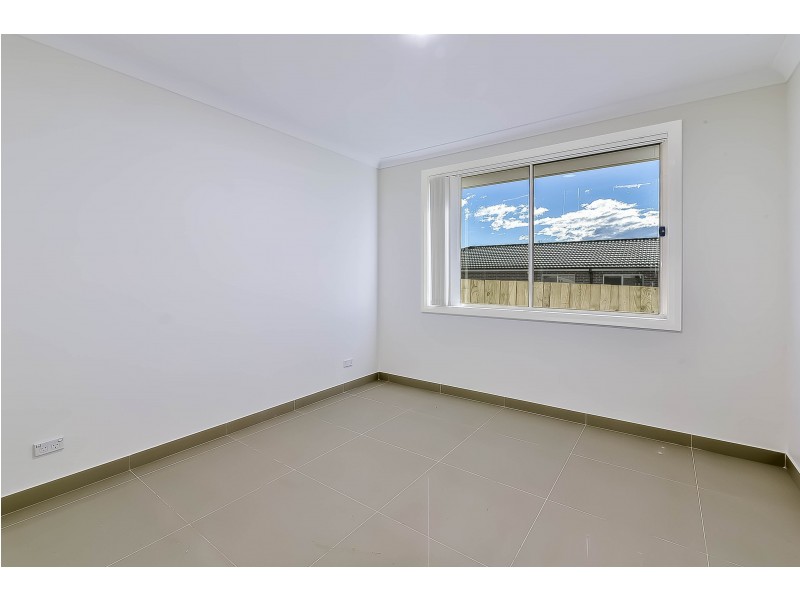 18 Parrott Street, Elderslie NSW 2570