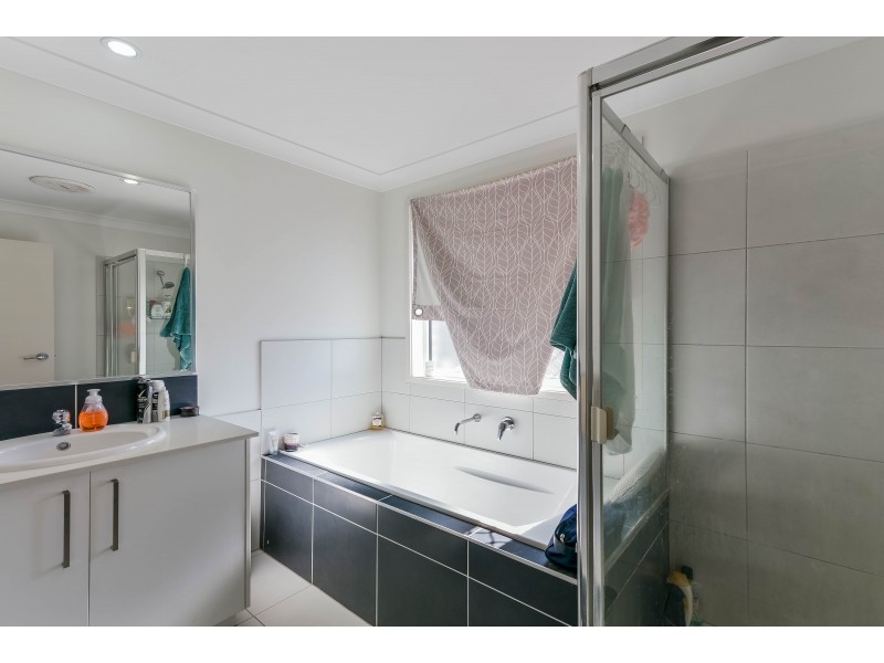 10 Furlong Drive, Currans Hill NSW 2567