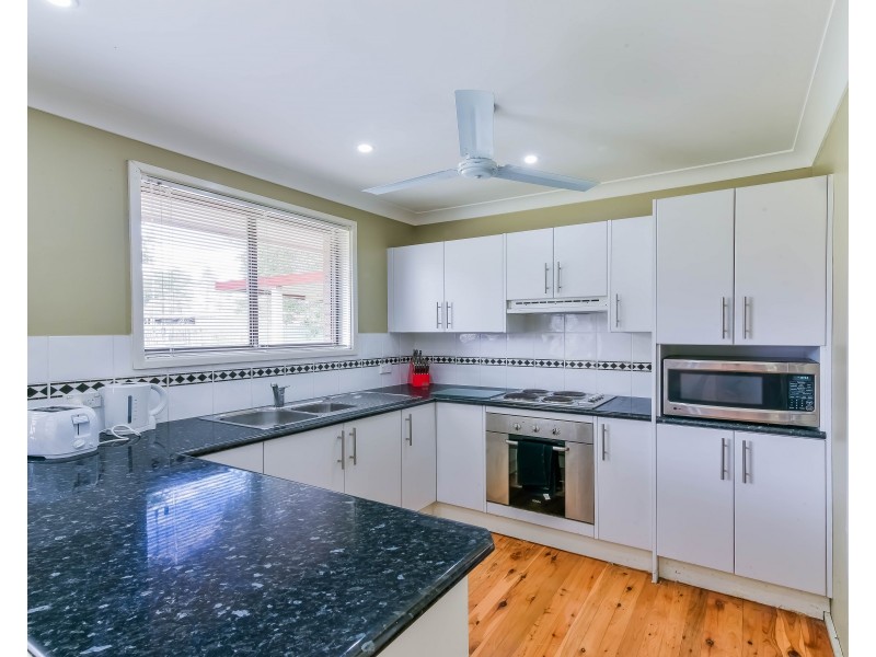 6 Cosmos Place, Macquarie Fields NSW 2564