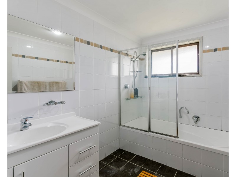 6 Cosmos Place, Macquarie Fields NSW 2564