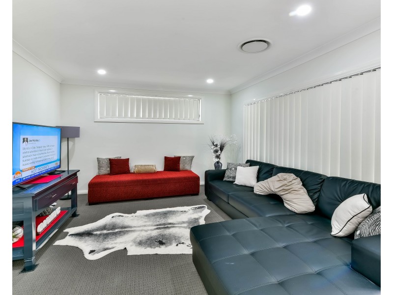 5 Cole Street, Oran Park NSW 2570