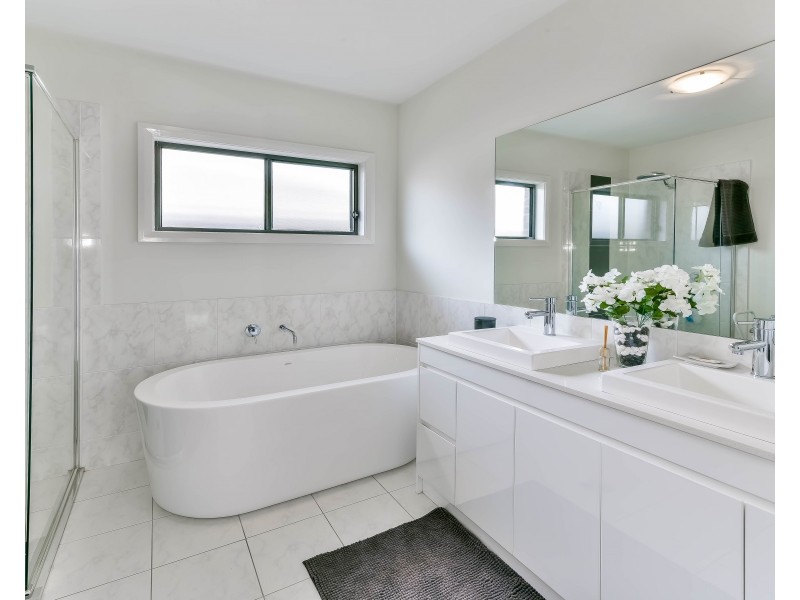 5 Cole Street, Oran Park NSW 2570