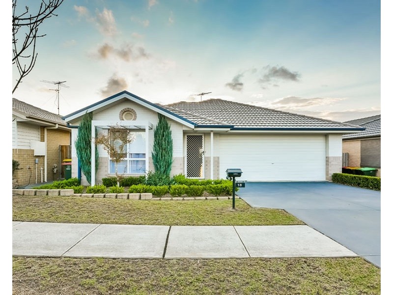 18 Greenfield Cresent, Elderslie NSW 2570