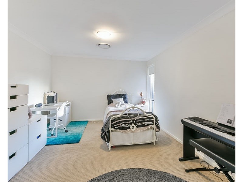 18 Greenfield Cresent, Elderslie NSW 2570