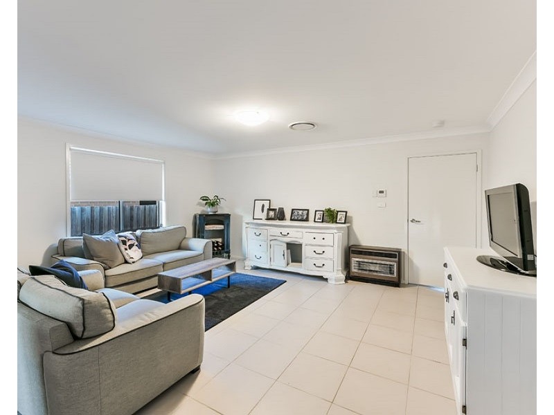 18 Greenfield Cresent, Elderslie NSW 2570