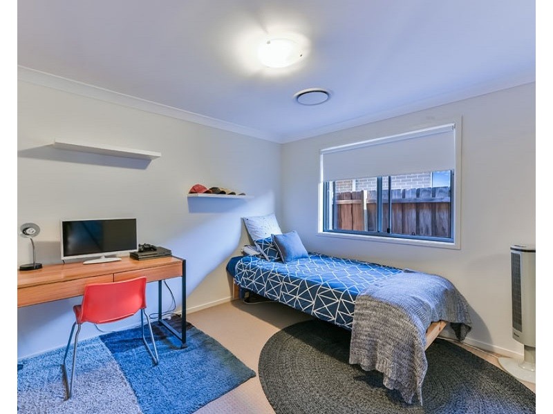 18 Greenfield Cresent, Elderslie NSW 2570