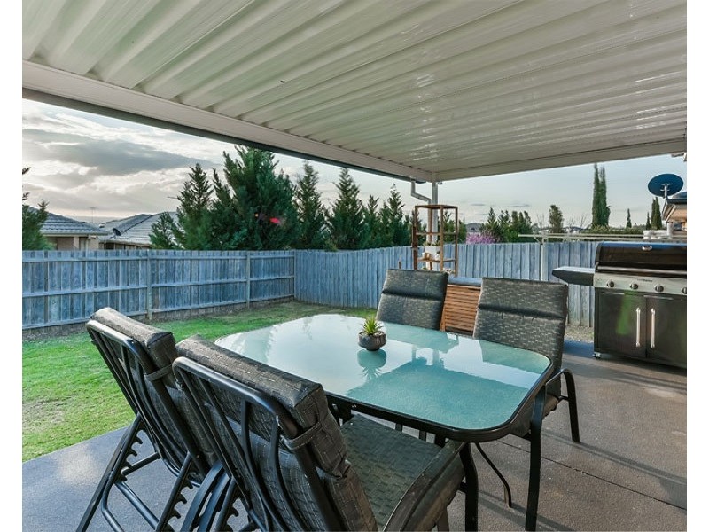 18 Greenfield Cresent, Elderslie NSW 2570