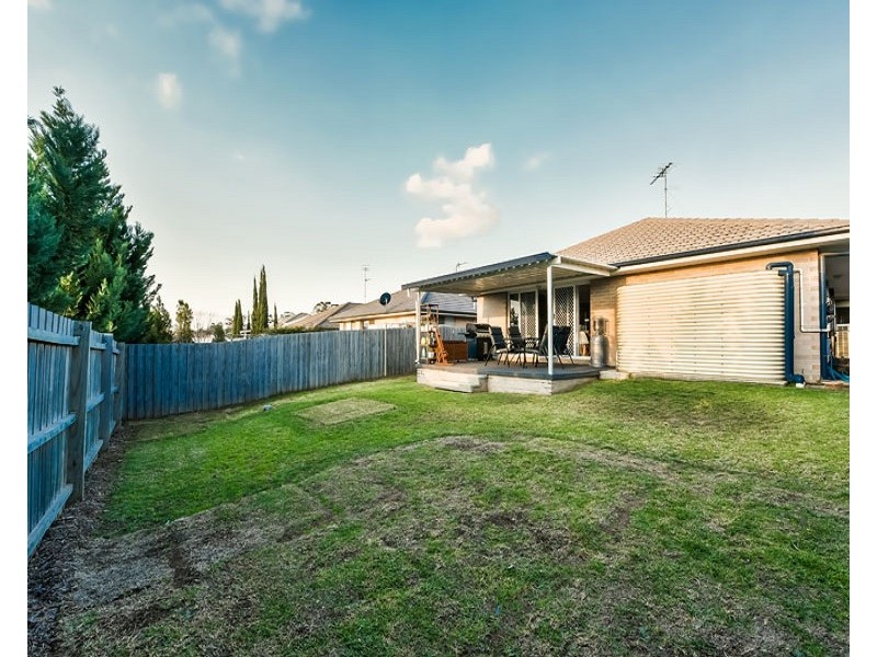 18 Greenfield Cresent, Elderslie NSW 2570