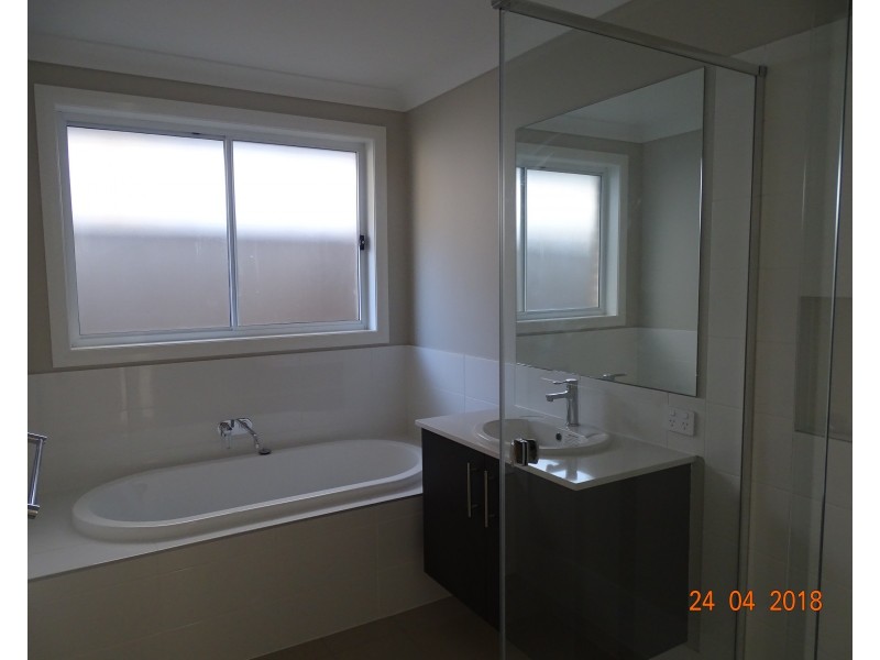 163 Hampshire Blvd, Spring Farm NSW 2570