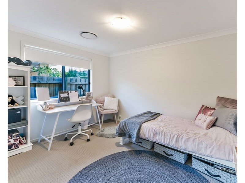 18 Greenfield Crescent, Elderslie NSW 2570